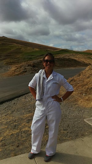 During the off-season, Anela worked as a caddie at nearby Chambers Bay golf course, as well as trading shifts on the course’s snack stand, where she could be seen studying between passing foursomes. 