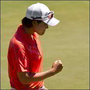 Eun Jeong Seong reacts