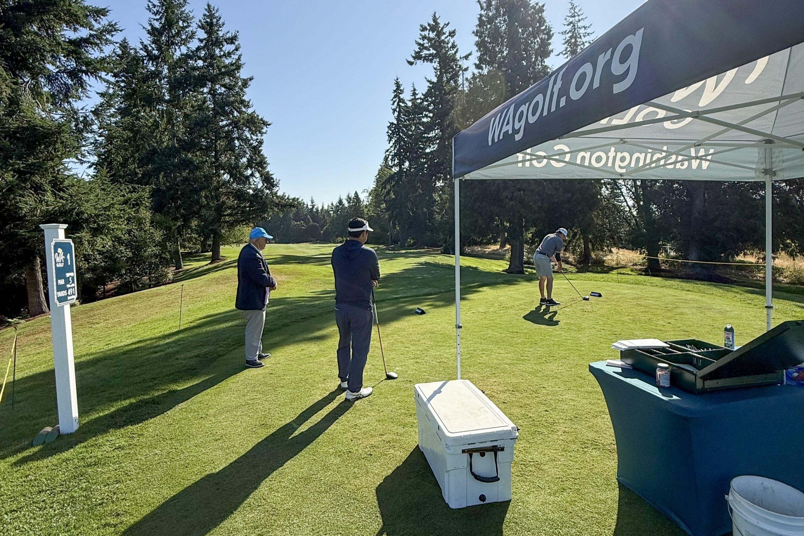 Larson holds slim lead after first round at 16th Washington Men’s Mid-Amateur