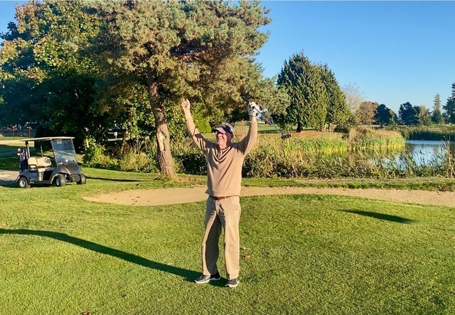 Robert Simpson plays 80 on his 80th