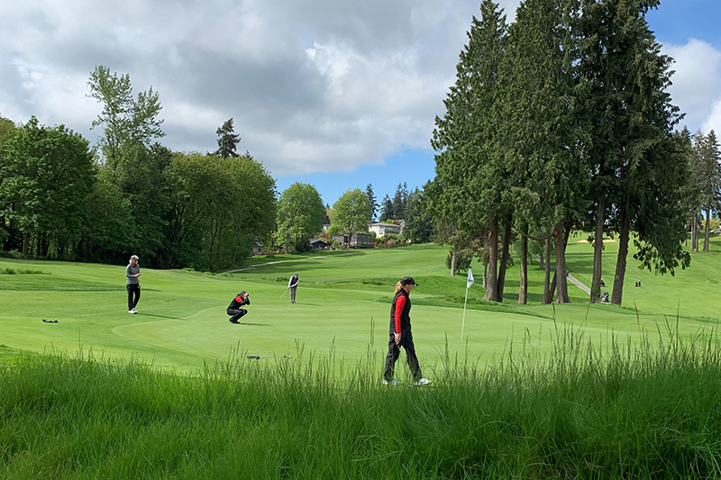 Titus and Gardner hold slim lead at Washington Women's Four-Ball