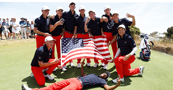Ian Siebers (second from right) celebrates with his Junior Presidents Cup teammates. (Photo courtesy AJGA Twitter)