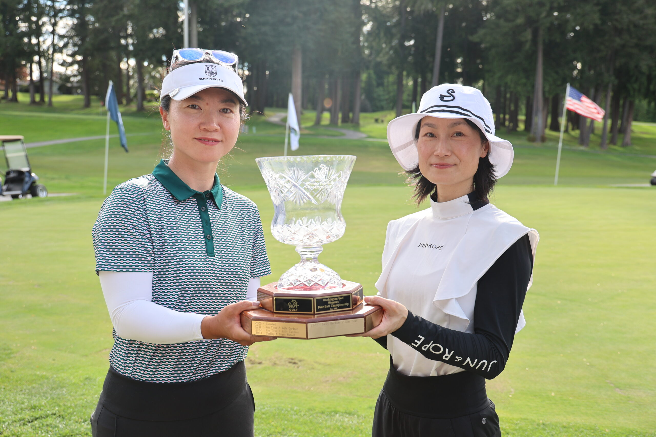 Ellen Liao and Shan Song, 2025 Champions